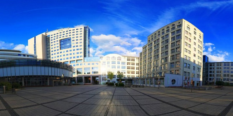 Friedrich Schiller Universität Jena (Đại học Tổng hợp Jena)
